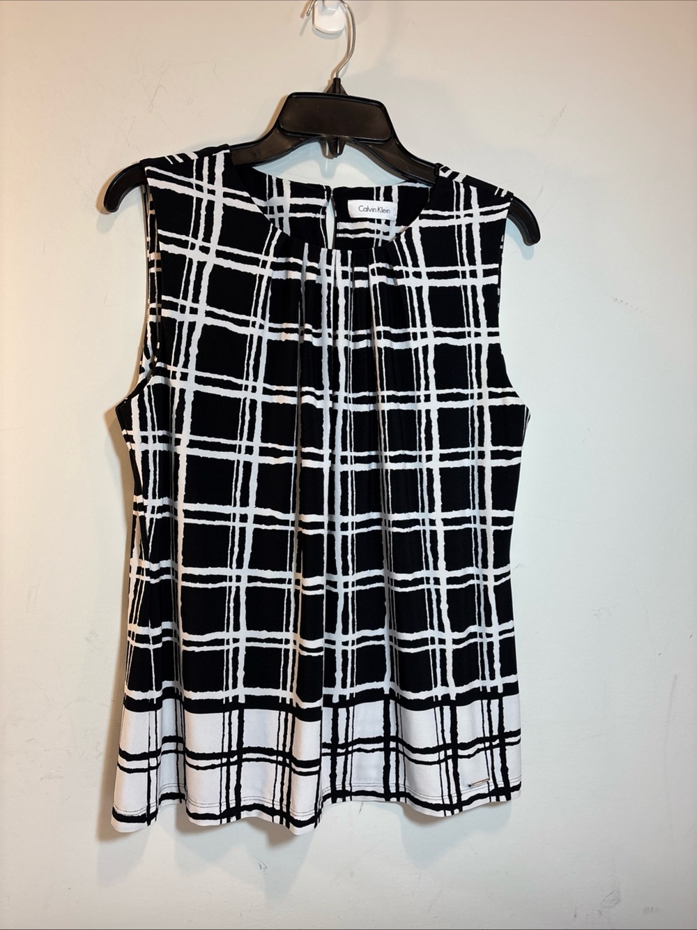 Calvin Klein Black & White Plaid Sleeveless Camisole. 620